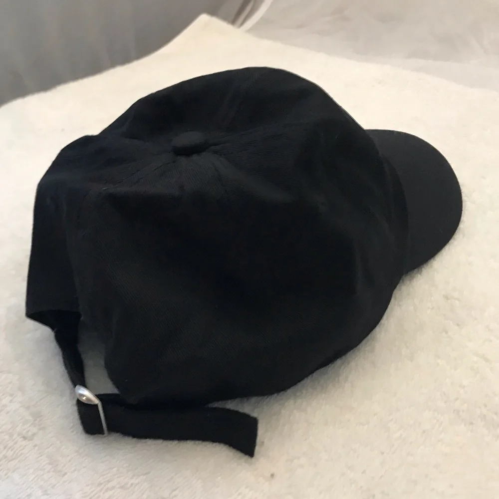 Women's Adjustable Black & White Flower Cap